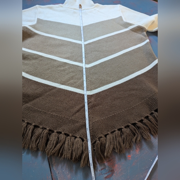 💙 ALFRED DUNNER 💙 Brown + White Fringed Turtleneck Sweater - Picture 2 of 3